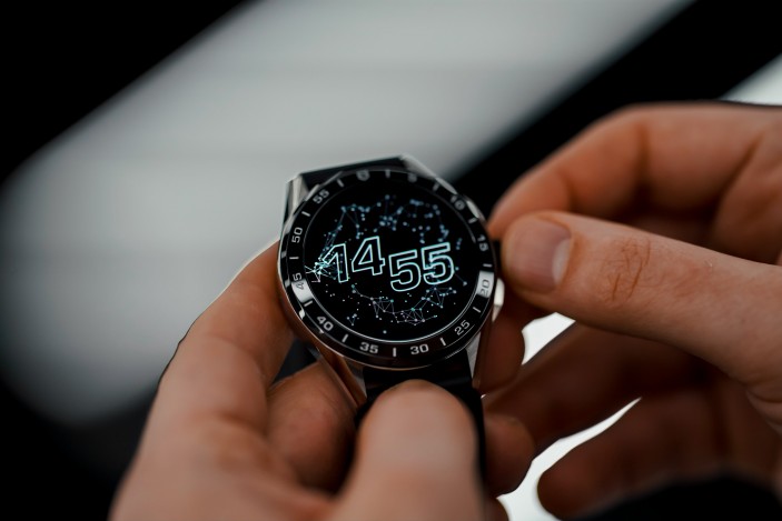 tag heuer connected 2020 titanium and black ceramic rubber smartwatch