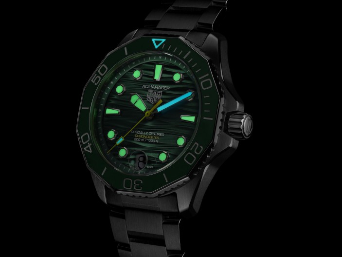 TAG-Heuer-Aquaracer-Professional-300-Date-&-GMT-Replica